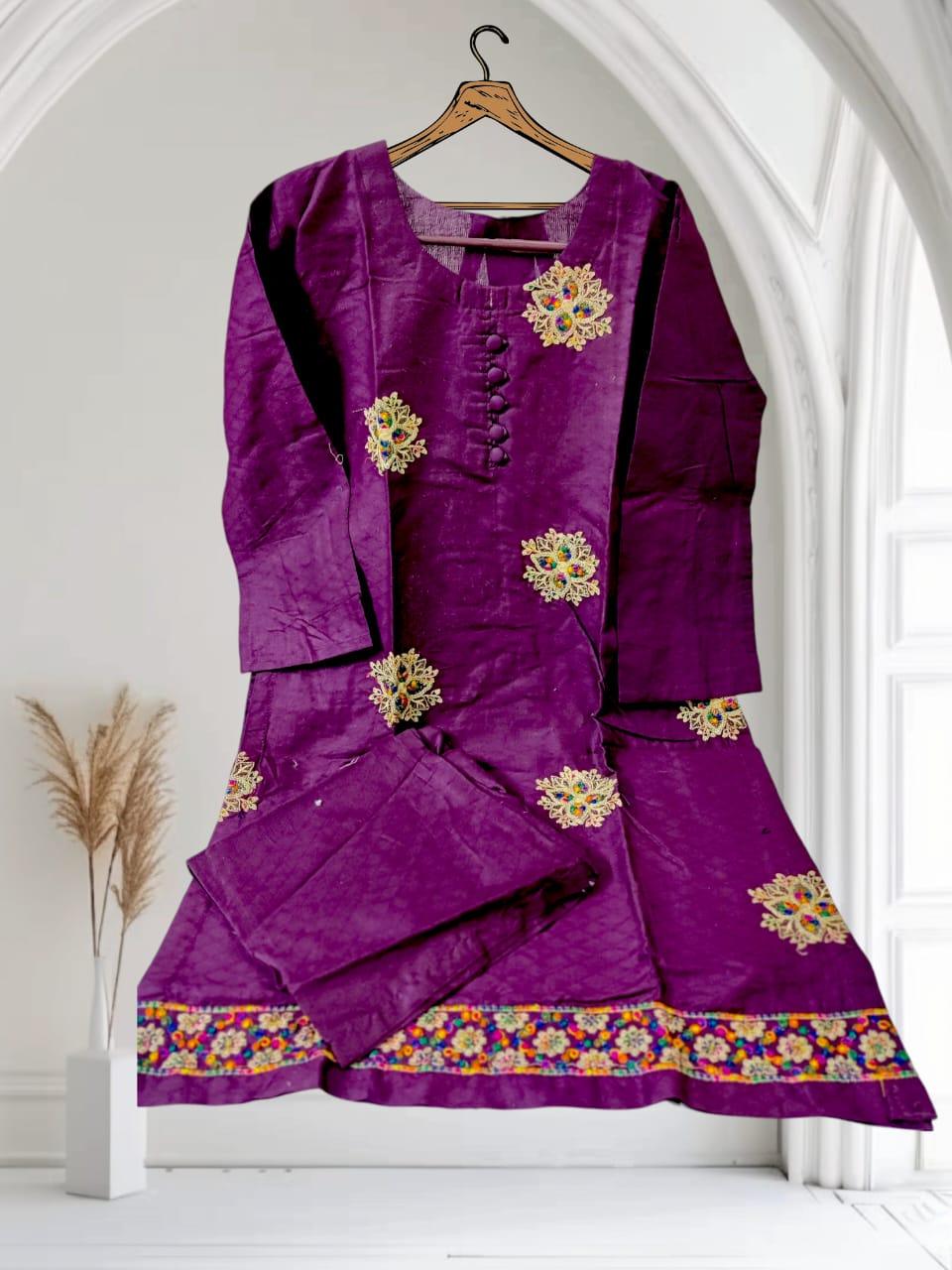 Elegant 2-Piece Embroidered Outfit