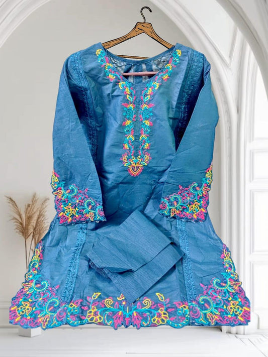 Elegant 2-Piece Embroidered Outfit