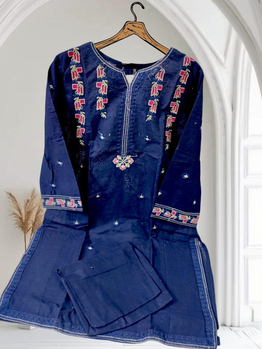 Elegant 2-Piece Embroidered Outfit