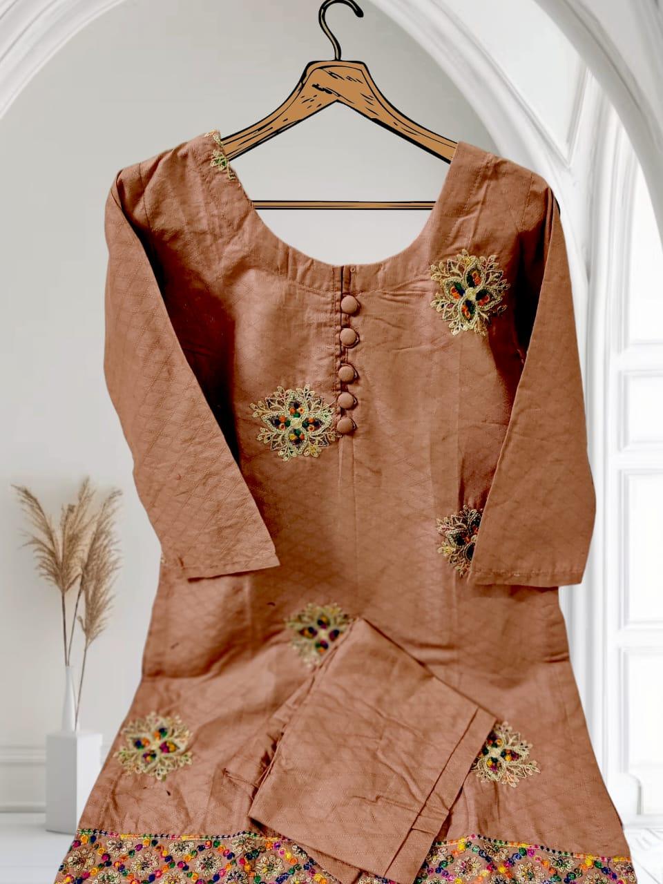 Elegant 2-Piece Embroidered Outfit