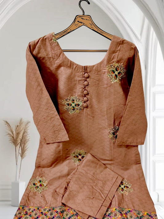Elegant 2-Piece Embroidered Outfit